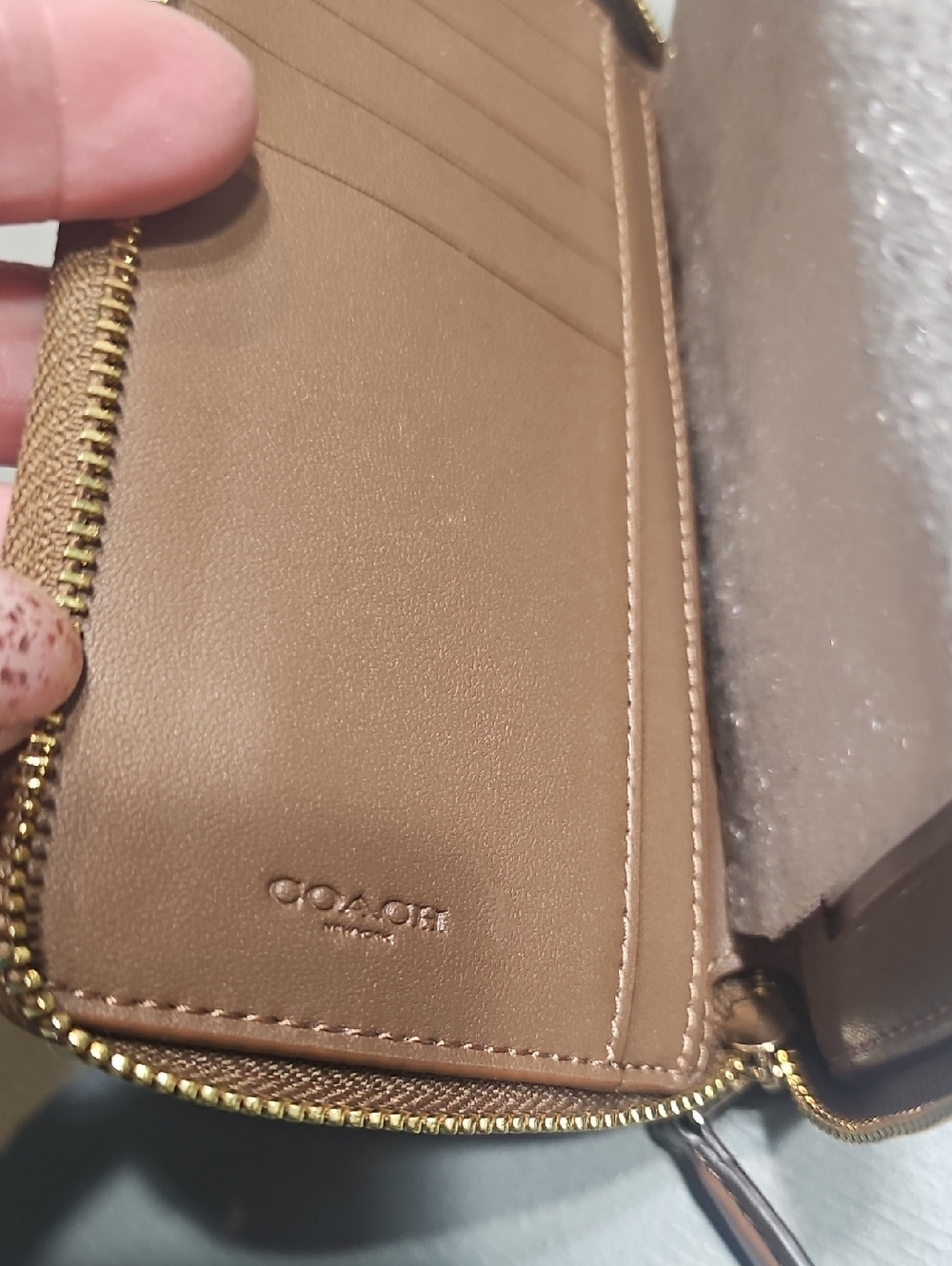 Coach Medium ID Zip Wallet In Signature Canvas Khaki/Saddle C4124 - Picture 8 of 10